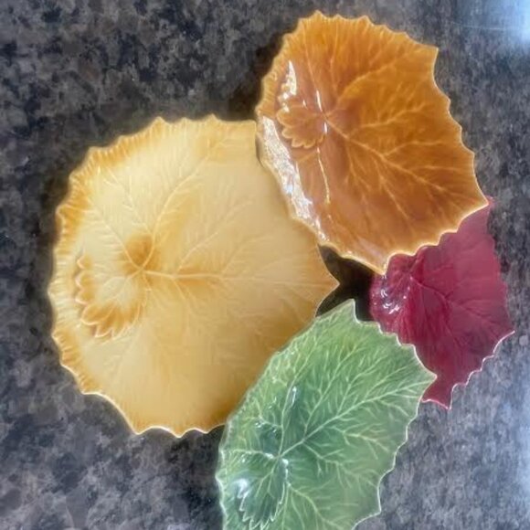 Williams Sonoma Set of 4 Leaf Plates Made in Italy - Picture 10 of 13